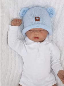 czapka niebieska włóczkowa niemowlęca. Czapka dla niemowlaka na wiosnę, jesień. Czapka dla noworodka