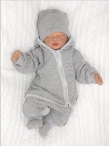 Unikalny komplet do chrztu dla chłopca. Włóczkowy, elegancki zestaw  na uroczystości, wesele w szarym kolorze. Szary, włóczkowy garniturek niemowlęcy dla chłopca.