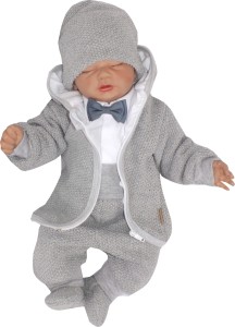 Unikalny komplet do chrztu dla chłopca. Włóczkowy, elegancki zestaw  na uroczystości, wesele w szarym kolorze. Szary, włóczkowy garniturek niemowlęcy dla chłopca.