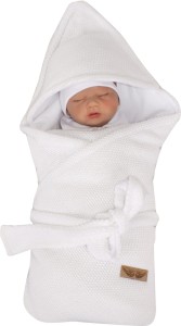 Włóczkowy, ciepły rożek niemowlęcy. Unikalny, biały becik dla noworodka.  Wiązany otulacz dla niemowlaka. Kocyk, otulacz na wyjście ze szpitala dla noworodka.