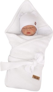 Włóczkowy, ciepły rożek niemowlęcy. Unikalny, biały becik dla noworodka.  Wiązany otulacz dla niemowlaka. Kocyk, otulacz na wyjście ze szpitala dla noworodka.