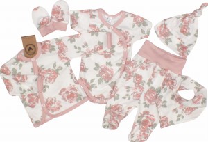 Wyprawka w jasne kwiaty. Kompletna wyprawka.  Bawełniana wyprawka. Wyprawka do szpitala. Zestaw dla noworodka. Wyprawka na prezent. Wyprawka dla noworodka. Wyprawka na wyjście ze szpitala. Unikalny komplet.