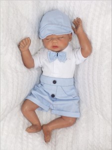 Spodenki błękitne do chrztu. Eleganckie spodenki na lato niemowlęce.