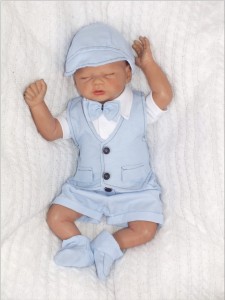 Czapka na lato błękitna do chrztu. Elegancka czapka na lato niemowlęce.