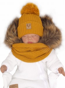 Komplet czapka zimowa z pomponem i szalik dla dzieci i noworodka. Musztardowa czapka zimowa z pomponem i szalik. Ciepła czapka zimowa dla noworodka i dzieci. Czapka zimowa unikalny model dla noworodka i dzieci. Oryginalny prezent dla niemowląt i dzieci.
