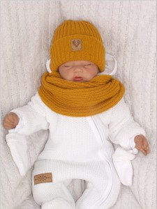 Komplet czapka zimowa z pomponem i szalik dla dzieci i noworodka. Musztardowa czapka zimowa z pomponem i szalik. Ciepła czapka zimowa dla noworodka i dzieci. Czapka zimowa unikalny model dla noworodka i dzieci. Oryginalny prezent dla niemowląt i dzieci.