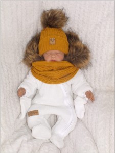 Komplet czapka zimowa z pomponem i szalik dla dzieci i noworodka. Musztardowa czapka zimowa z pomponem i szalik. Ciepła czapka zimowa dla noworodka i dzieci. Czapka zimowa unikalny model dla noworodka i dzieci. Oryginalny prezent dla niemowląt i dzieci.