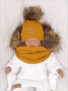 Komplet czapka zimowa z pomponem i szalik dla dzieci i noworodka. Musztardowa czapka zimowa z pomponem i szalik. Ciepła czapka zimowa dla noworodka i dzieci. Czapka zimowa unikalny model dla noworodka i dzieci. Oryginalny prezent dla niemowląt i dzieci.