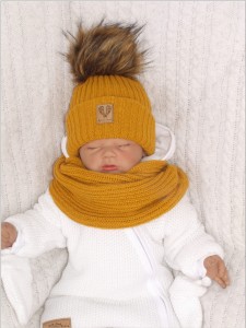 Komplet czapka zimowa z pomponem i szalik dla dzieci i noworodka. Musztardowa czapka zimowa z pomponem i szalik. Ciepła czapka zimowa dla noworodka i dzieci. Czapka zimowa unikalny model dla noworodka i dzieci. Oryginalny prezent dla niemowląt i dzieci.