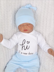 Komplet niemowlęcy niebieski. Komplet body, spodnie i czapka dla noworodka.  Bawełniany zestaw na wyjście ze szpitala. Wyprawka dla niemowlaka.