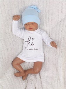 Komplet niemowlęcy niebieski. Komplet body, spodnie i czapka dla noworodka.  Bawełniany zestaw na wyjście ze szpitala. Wyprawka dla niemowlaka.