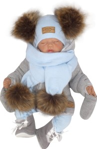 Komplet zimowy dziecięcy z futerkowymi pomponami. 
Niebieska czapka i szalik na zimę dla noworodka. Włóczkowy komplet na zimę z futerkiem.
