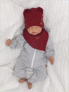 Czapka prążkowana bordowa dla niemowlaka. Niemowlęca czapka z apaszką. Komplet czapka na wiosnę-jesień dla noworodka