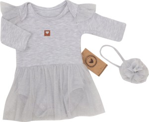 Bawełniana bodosukienka z tiulem dla dziewczynki. Idealna na prezent dla dziewczynki. Szara bodosukienka z długim rękawem w komplecie z opaską.