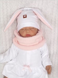 Czapka dresowa z uszami królika dla niemowlaka. Unikalna czapka dla noworodka biało-różowa. Całoroczna czapeczka dla niemowląt. Komplet czapka+tuba dla noworodka.