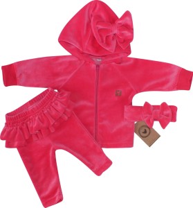 Welurowy dres niemowlęcy. Komplet welurowy dla niemowlaka. Różowy, malinowy dres dziecięcy. Prezent dla noworodka, niemowlaka. Modny dresik. Bluza z kapturem  z kokardką, legginsy welurowe z falbankami, opaska z kokardką