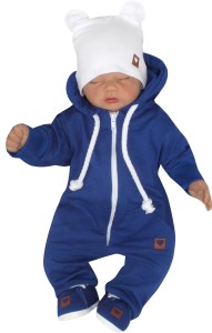 Kombinezon niemowlęcy z czapeczką i bucikami. Szafirowy komplet dla niemowlaka. Pomysł na prezent dla noworodka. Zestaw na wyjście ze szpitala.