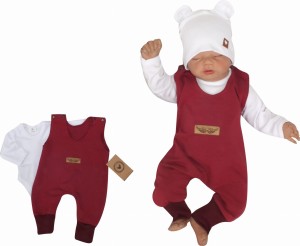 Komplet 2 częściowy dla niemowlaka body +spodnie na szelkach. Bawełniany przyjemny komplet dla niemowlaka koloru bordowego.