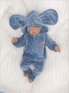 Welurowy dres niemowlęcy. Komplet welurowy dla niemowlaka. Granatowy, jeansowy dres dziecięcy. Prezent dla noworodka, niemowlaka. Modny dresik. Bluza z kapturem  z uszami na zamek, spodnie welurowe