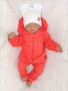 Bawełniany dres niemowlęcy. Komplet dresowy dla niemowlaka. Malinowy, różowy dres dziecięcy. Prezent dla noworodka, niemowlaka. Modny dresik. Bluza z kapturem na zamek, spodnie dresowe