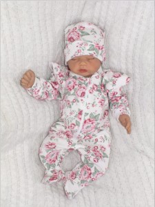 Pajacyk rozpinany na zamek + czapka zestaw2 częściowy w róże