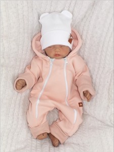 Kombinezon pajacyk z kapturem z ocieplanej dresówki  dla niemowlaka brudny róż