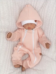 Kombinezon pajacyk z kapturem z ocieplanej dresówki  dla niemowlaka brudny róż