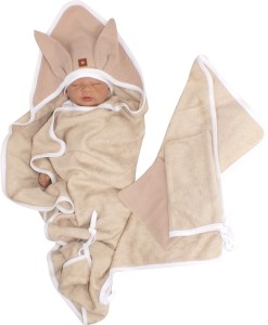 Bambusowy komplet kąpielowy dla niemowlaka ;okrycie ,ręczniczek oraz myjki -beżowy