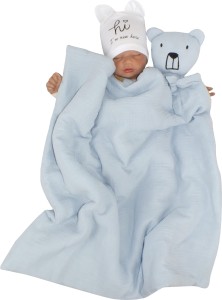 Muślinowy kocyk dla niemowlaka do wózka. Kołderka muślinowa dla noworodka do kołyski. Błękitna, muślinowa kołderka dla noworodka.