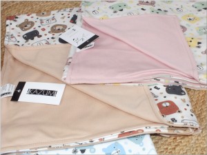 Duży, bawełniany kocyk dla niemowlaka. Koc do wózka dla noworodka. Kocyk całoroczny, nieocieplany, idealny na wiosnę, lato i jesień.