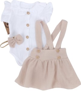 Komplet muślinowy na chrzest spódniczka z szelkami. Przewiewny komplet dla dziewczynki na lato. Muślinowy zestaw: body, opaska i spódniczka na szelkach.