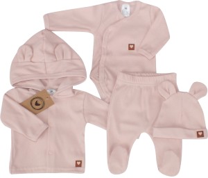 Bawełniana kompletna wyprawka na wyjście ze szpitala. Zestaw niemowlęcy: bluza, półśpiochy, czapka i body z długim rękawem.  Różowa bawełniana wyprawka dla noworodka. Prążkowana kompletna wyprawka dla noworodka.