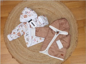 Kurtka ortalionowa dla niemowlaka. Kurtka na wiosnę i jesień dla niemowlaka. Unikatowa kurtka  niemowlęca na chłodne dni.