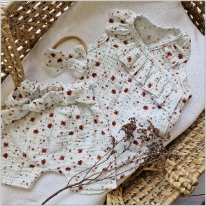 Zestaw na lato dla dziewczynki. Spodenki, body z krótkim rękawem i opaska na lato dla dziewczynki.  Bawełniany letni komplet dla niemowlaka.  Komplet na prezent dla dziewczynki.