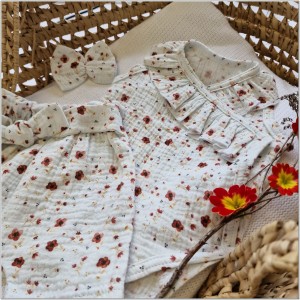 Zestaw na lato dla dziewczynki. Spodenki, body z krótkim rękawem i opaska na lato dla dziewczynki.  Bawełniany letni komplet dla niemowlaka.  Komplet na prezent dla dziewczynki.