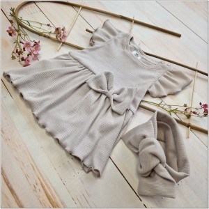 Bodosukienka prążkowana z opaską. Bawełniana bodosukienka dla dziewczynki. Pomysł na prezent dla noworodka, dla dziewczynki. Bodosukienka na wesele, chrzest, uroczystości.