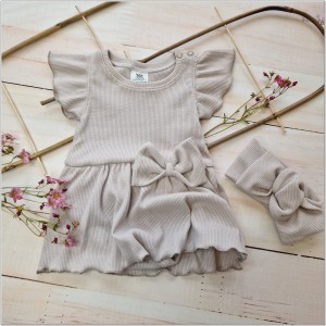 Bodosukienka prążkowana z opaską. Bawełniana bodosukienka dla dziewczynki. Pomysł na prezent dla noworodka, dla dziewczynki. Bodosukienka na wesele, chrzest, uroczystości.