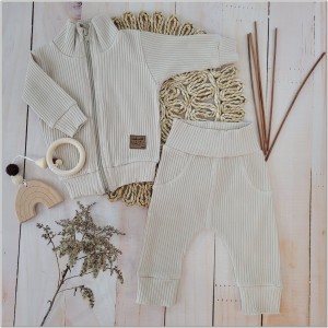 4cienki dres prążkowany bez kaptura.jpg