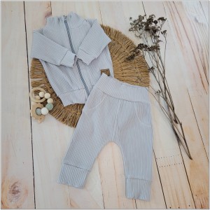 41cienki dres prążkowany bez kaptura.jpg