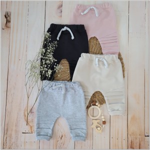 spodnie dresowe niemowlęce z przeszyciami czarne