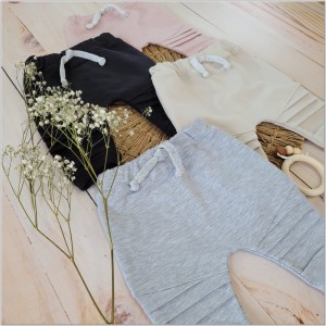 spodnie dresowe niemowlęce z przeszyciami czarne