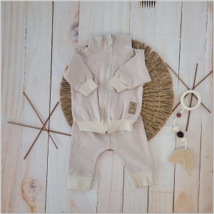 Dres niemowlęcy bawełniany bez kaptura  kawowy