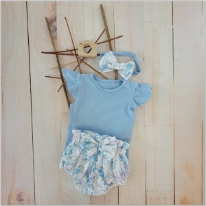 Zestaw na lato dla dziewczynki. Bloomersy, body z krótkim rękawem i opaska na lato dla dziewczynki.  Bawełniany letni komplet dla niemowlaka.  Komplet na prezent dla dziewczynki.