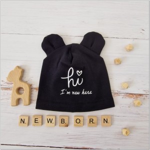 Bawełniana, elastyczna czapeczka dla noworodka. Czapeczka na wyjście ze szpitala dla niemowląt.  Czarna czapeczka z uszkami dla noworodka.