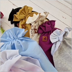 Elastyczna opaska dziewczęca. Niebieska, szeroka opaska na uszy, jak turban. Opaska na wiosnę, lato, jesień.