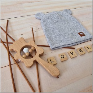 Szara czapka podwójna, elastyczna dla niemowlaka. Bawełniana czapeczka na wiosnę, lato, jesień dla noworodka. Czapeczka na wyjście ze szpitala dla noworodka.