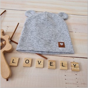 Szara czapka podwójna, elastyczna dla niemowlaka. Bawełniana czapeczka na wiosnę, lato, jesień dla noworodka. Czapeczka na wyjście ze szpitala dla noworodka.