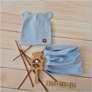 Podwójna czapka z uszkami w komplecie z kominem dla noworodka. Niebieski komplet dla niemowlaka. Czapka na wiosnę, lato, jesień dla noworodka.