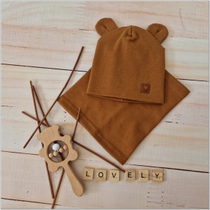 Podwójna czapka z uszkami w komplecie z kominem dla noworodka. Cynamonowy komplet dla niemowlaka. Czapka na wiosnę, lato, jesień dla noworodka.
