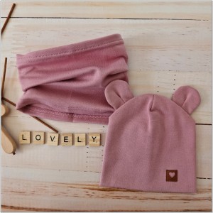 Wrzosowy bawełniany komin niemowlęcy. Elastyczny komin dla niemowlaka.